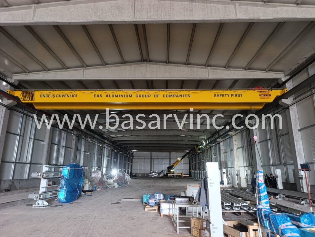 çift kirişli gezer köprülü vinç makinası